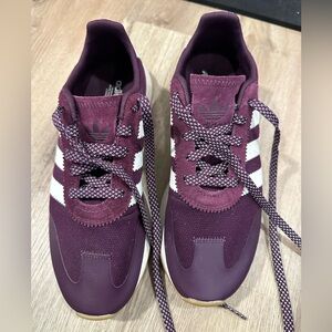 Women’s Adidas Tennis Shoes